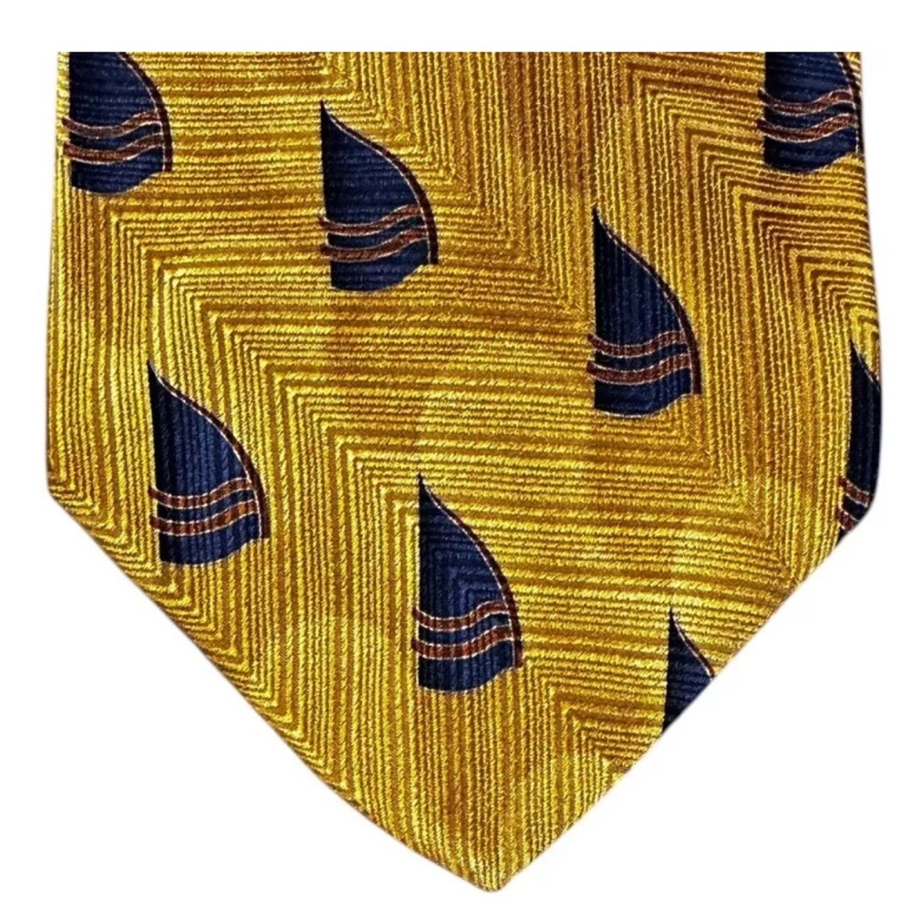 Bellinzona Mens Tie Gold Geometric Silk Classic